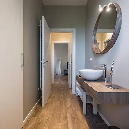 Emilia Mood Apartment